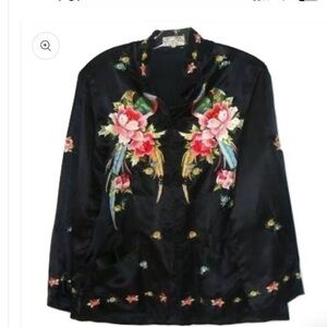Vintage Embroidered Black
Silk Satin Floral Birds Golden Bee 1960s/1970s SZ Med